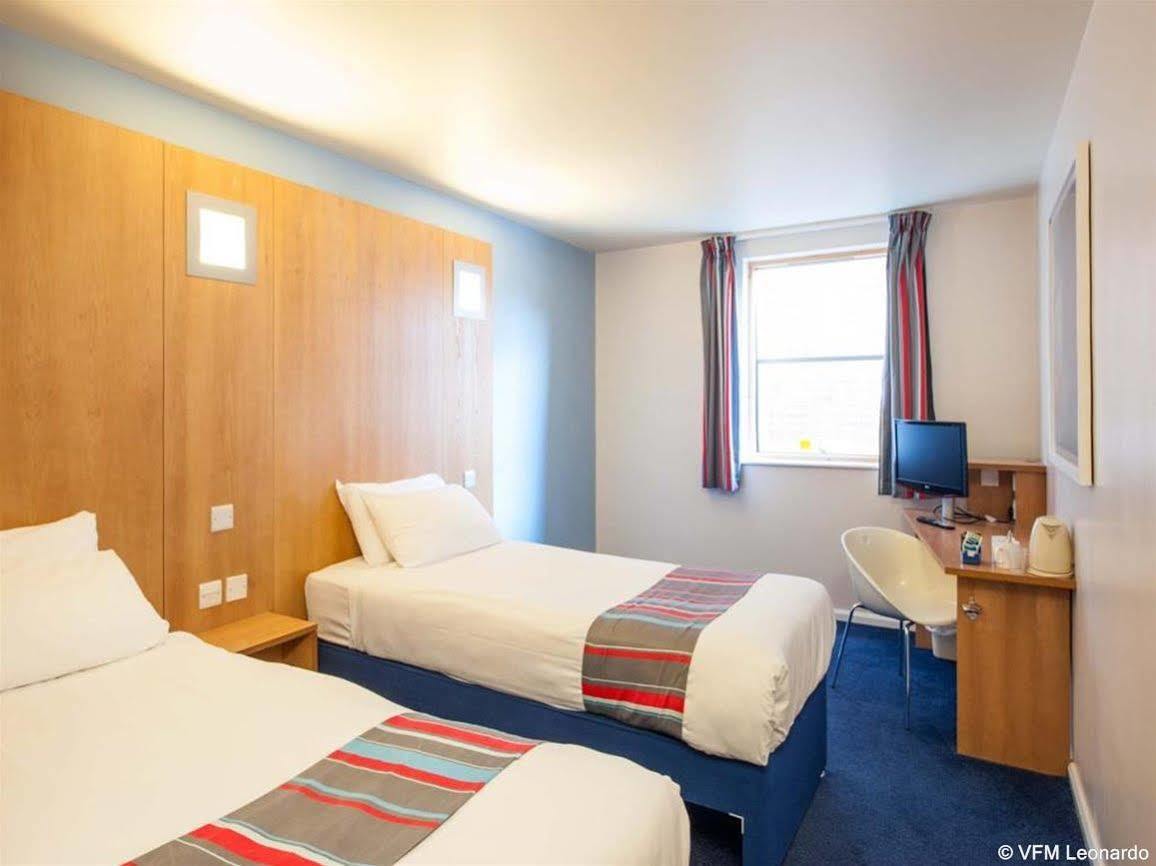 Ramada Encore York Exteriér fotografie